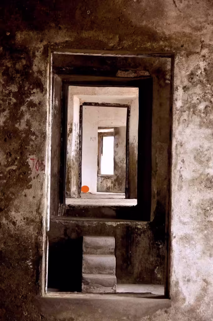<a target='_blank' href='https://beta.hmvcgallery.com/product/door-of-no-return-mozambique/'>Karen Safer - Door Of No Return, Mozambique